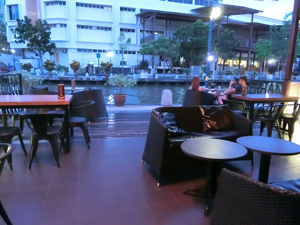 Cafe river melaka view River View