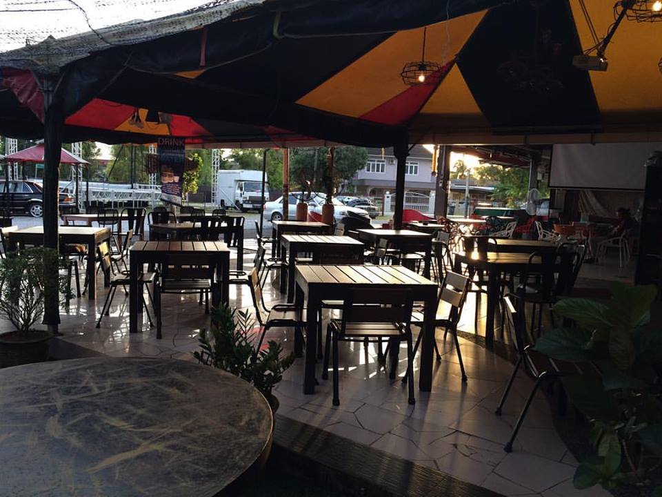kuching cafe and restaurant