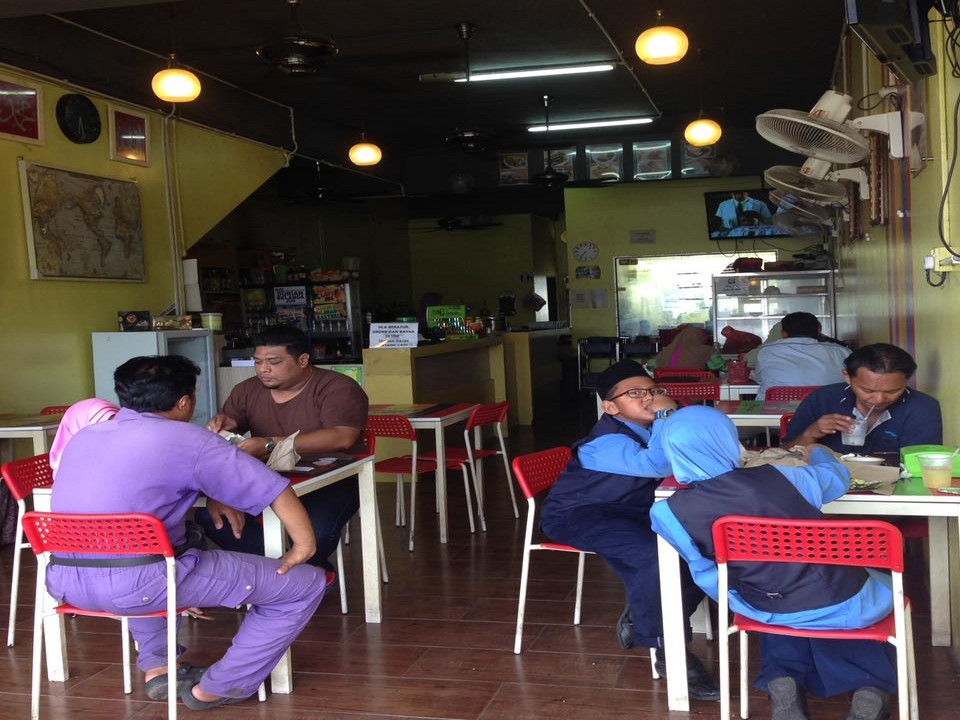 Aleesya Cafe Kemaman VMO